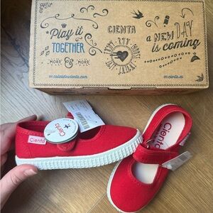 Cienta Mary Jane Sneakers NIB